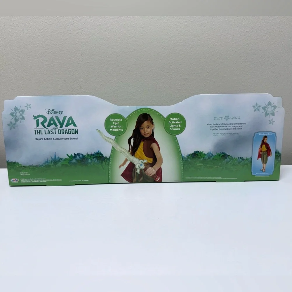 Disney Raya and the Last Dragon Sword Action Adventure Blade w/ Lights Sounds